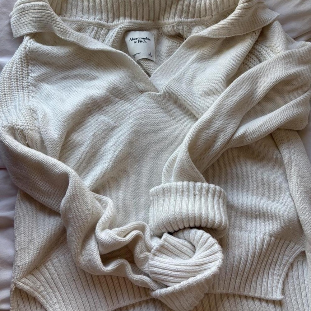 Abercrombie & Fitch Off-White Turtleneck Sweater